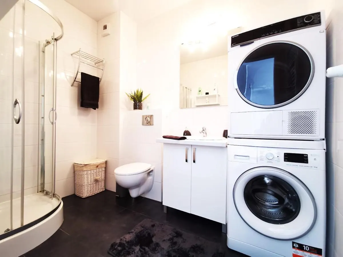 Matejki Apartment ~ Self Check-In 24 ~ Parking Wroclaw